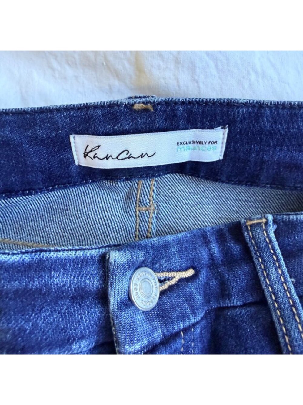KanCan Womens Mid Rise Frayed Cuff Cropped Straight Jeans Size 29 Stretch Denim - Picture 4 of 11